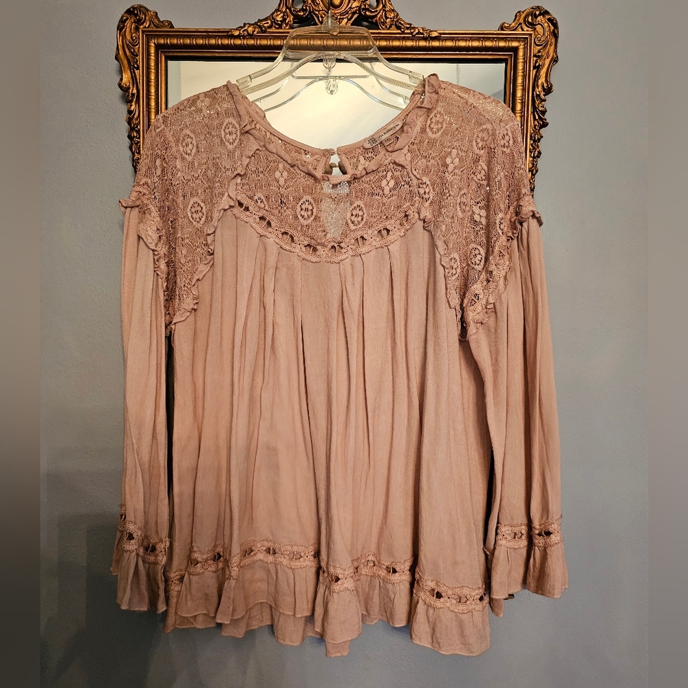 PINK/Mauve long sleeve ruffle open eyelet.